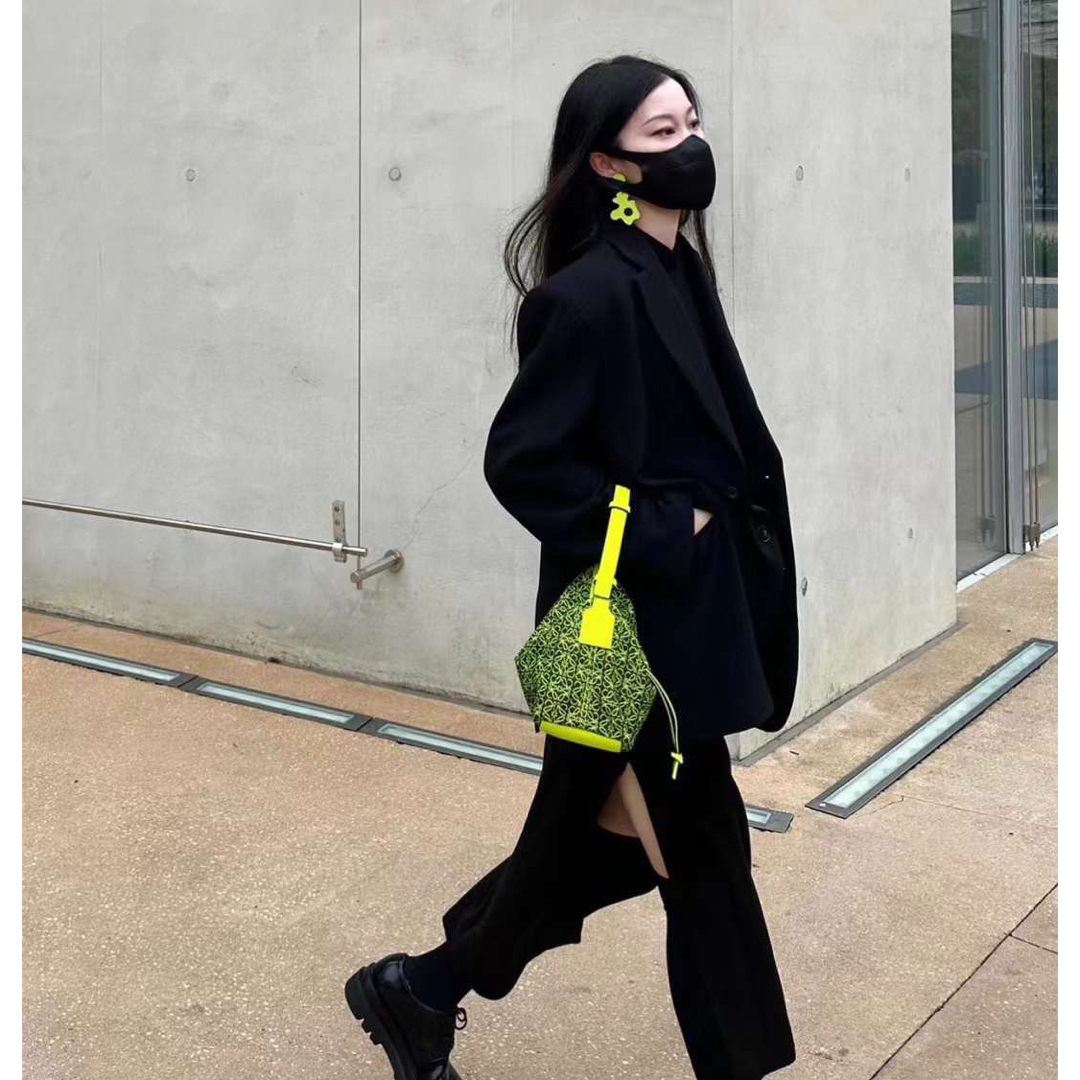 LOEWE - LOEWEロエベcubiキュービィ アナグラム ハンドバッグ LOEWE - LOEWEロエベcubiキュービィ アナグラム ハンドバッグ