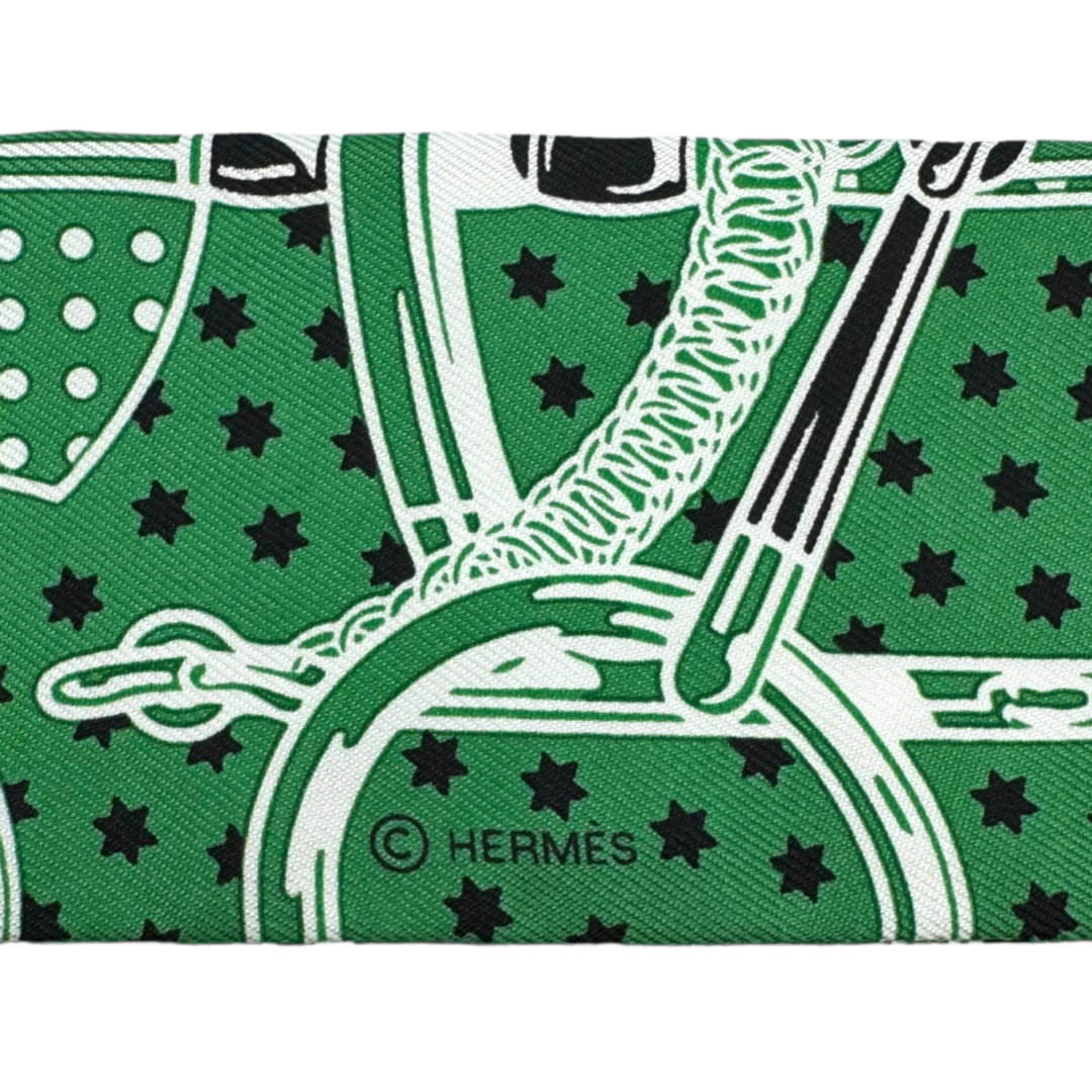 エルメス HERMES ツイリー「EPERON D'OR」 グリーン×ブルー エルメス HERMES ツイリー「EPERON D'OR」 グリーン×ブルー