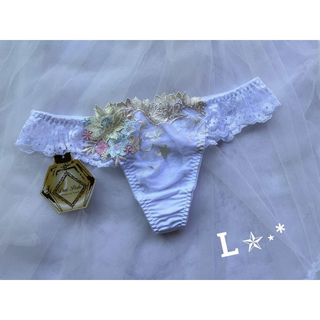 ドゥペルル⭒☆⭒ショーツ・Tバック　Lサイズ　✿白　刺繍　お花✿　未使用(ショーツ)