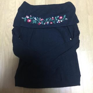 オリーブデオリーブ(OLIVEdesOLIVE)のオフショル刺繍ニット(ニット/セーター)