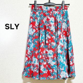 スライ(SLY)のSLY　スライ　スカート　フレア　赤　緑　グレー　膝丈　ひざ丈　総柄　レッド(ひざ丈スカート)
