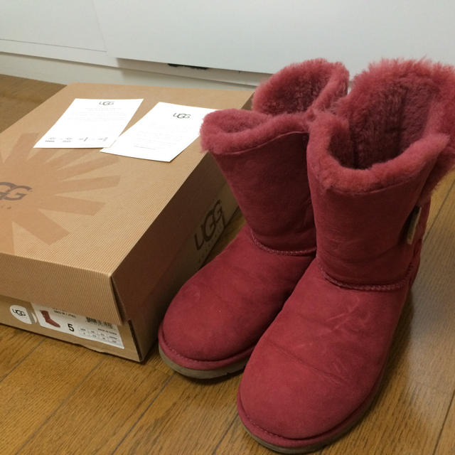 UGG - 正規品★UGGムートンブーツベイリーボタン赤の通販 by れみにかたんめん's shop｜アグならラクマ