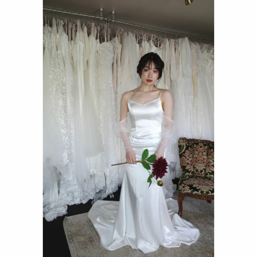 ウェディングドレス ベアトップ シースルー袖 マーメイドライン 光沢感 結婚式