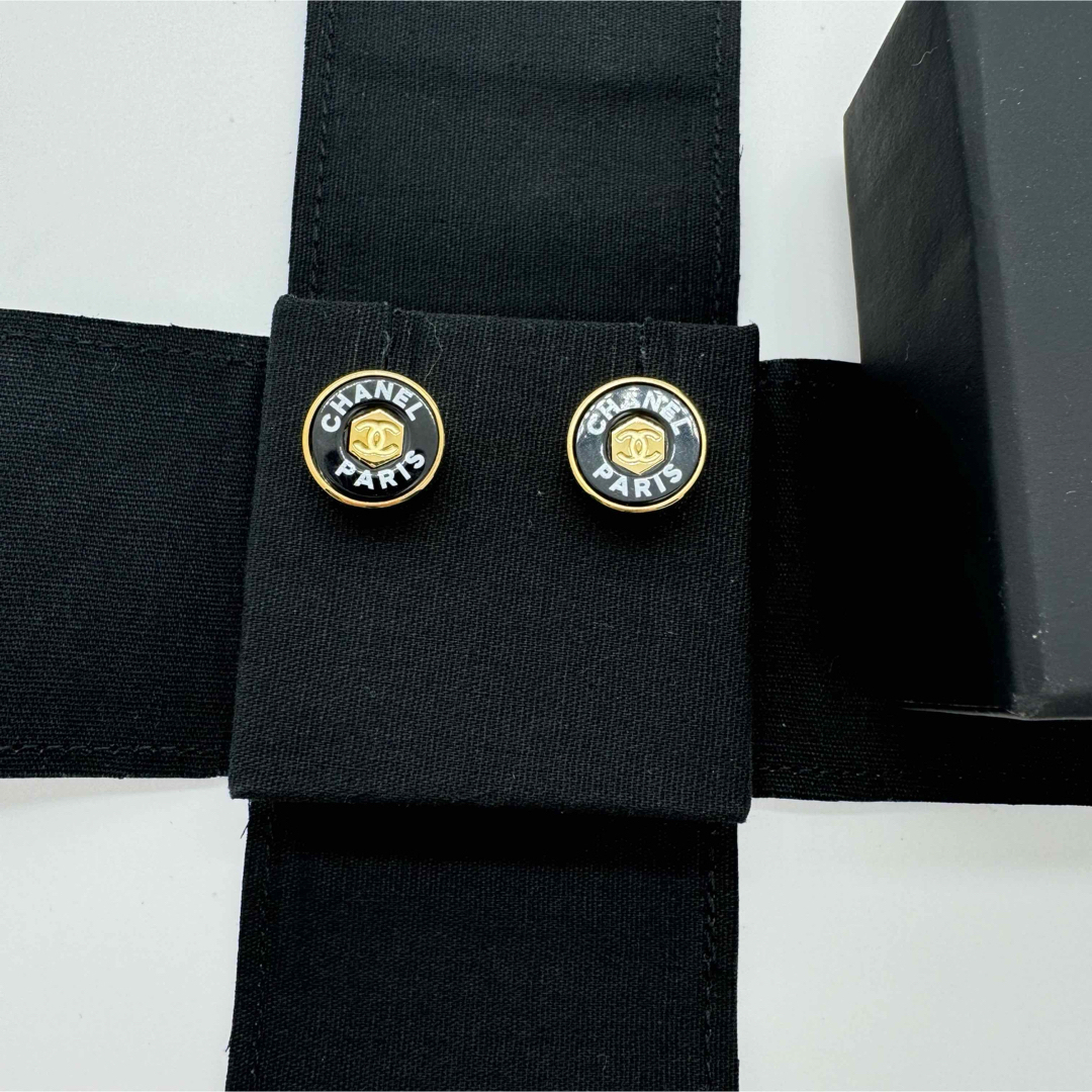 シャネル ピアス 新作 CHANEL PARIS ボタン型 ピアス シャネル ピアス 新作 CHANEL PARIS ボタン型 ピアス
