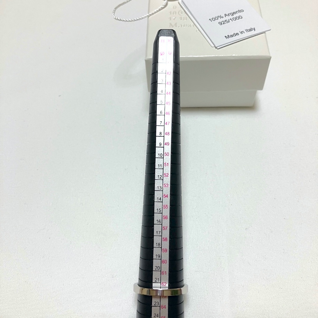 新品 9 マルジェラ 22aw ブランドロゴリング THIN 指輪 6759 新品 9 マルジェラ 22aw ブランドロゴリング THIN 指輪 6759