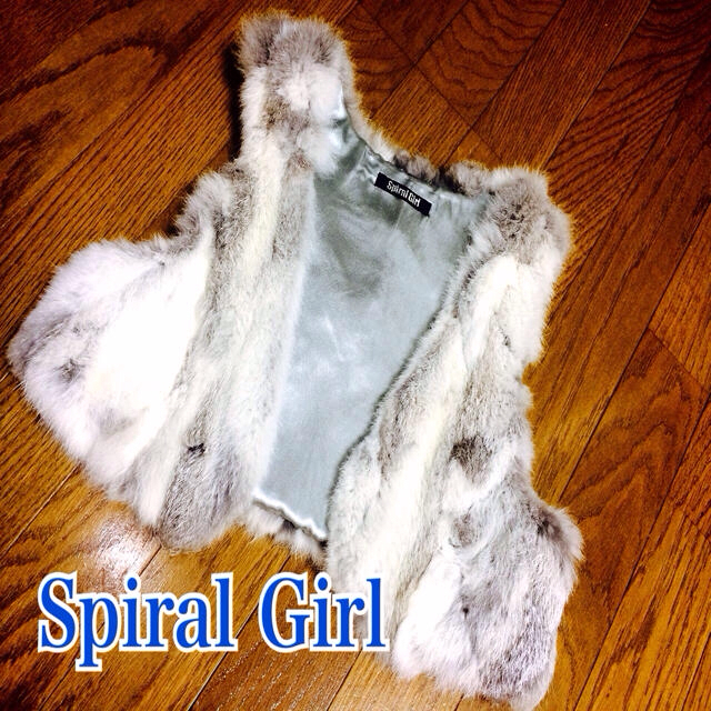 SPIRAL GIRL(スパイラルガール)の値下げ！SpiralGirlファーベスト レディースのトップス(ベスト/ジレ)の商品写真