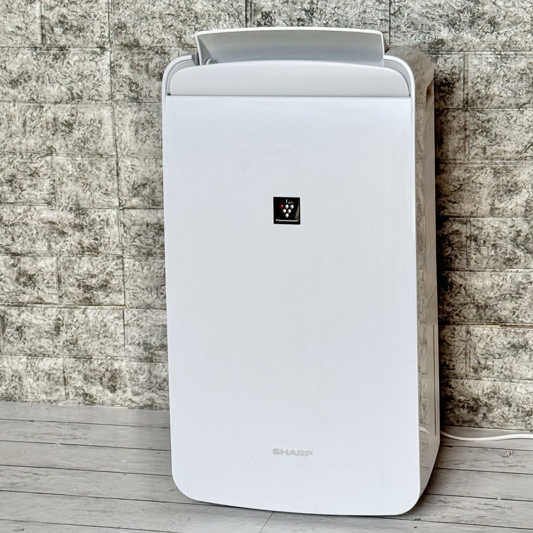 SHARP 除湿機 プラズマクラスター CM-N100-W 油っこく 2021年製 SHARP 除湿機 プラズマクラスター CM-N100-W 油っこく 2021年製