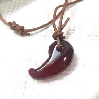 ヴィンテージ(VINTAGE)の【一点物】カーネリアン 大粒 赤 勾玉 天然石 美品コレクション 魔除けお守り(その他)