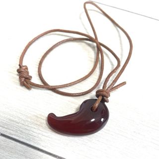 ヴィンテージ(VINTAGE)の【一点物】カーネリアン 大粒 赤 勾玉 天然石 美品コレクション 魔除けお守り(その他)