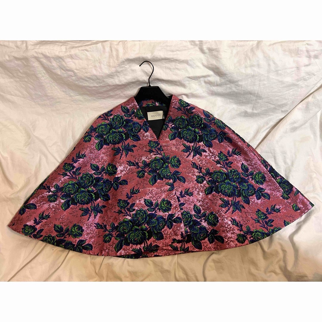 Gucci ) 激レア!グッチ ケープ ピンク ラメ フローラル Gucci ) 激レア!グッチ ケープ ピンク ラメ フローラル