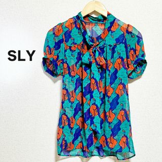 スライ(SLY)のSLY スライ　Disney　ディズニー　コラボ　半袖　ブラウス　パフ袖　シアー(シャツ/ブラウス(半袖/袖なし))