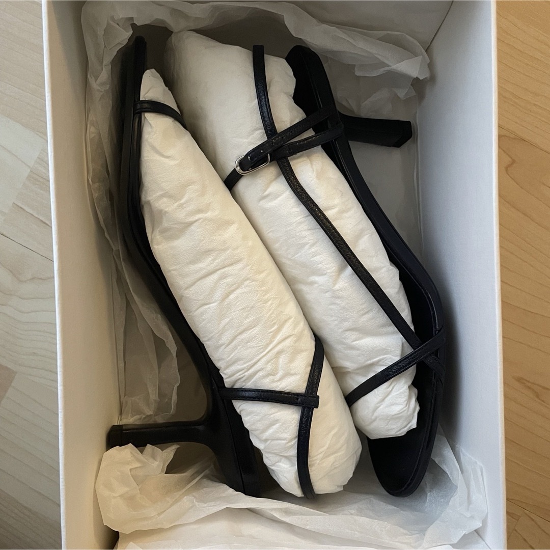 THE ROW - 【新品未使用】THE ROW BARE SAEDAL 36の通販 by a THE ROW - 【新品未使用】THE ROW BARE SAEDAL 36の通販 by a