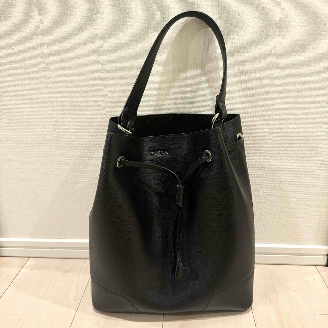 FURLA フルラ レザー バケツショルダーバック ブラック FURLA フルラ レザー バケツショルダーバック ブラック