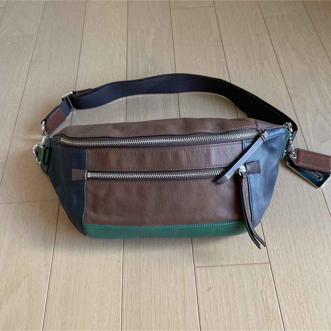 COACH - COACH コーチ 70899 トンプソンレザーボディバッグ 中古 COACH - COACH コーチ 70899 トンプソンレザーボディバッグ 中古