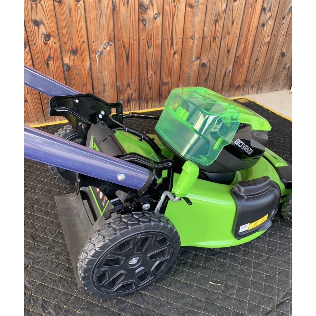 グリーンンワークス 自走式 芝刈機 80V greenworks グリーンンワークス 自走式 芝刈機 80V greenworks