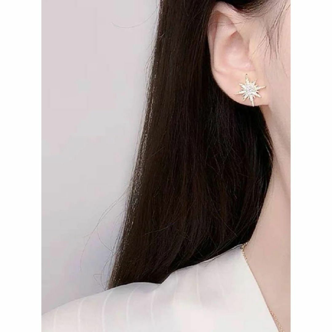 CHANEL ピアス　ムーンスター　星　月 CHANEL 星 スター 月 ムーン ピアス アシメ 新品未使用