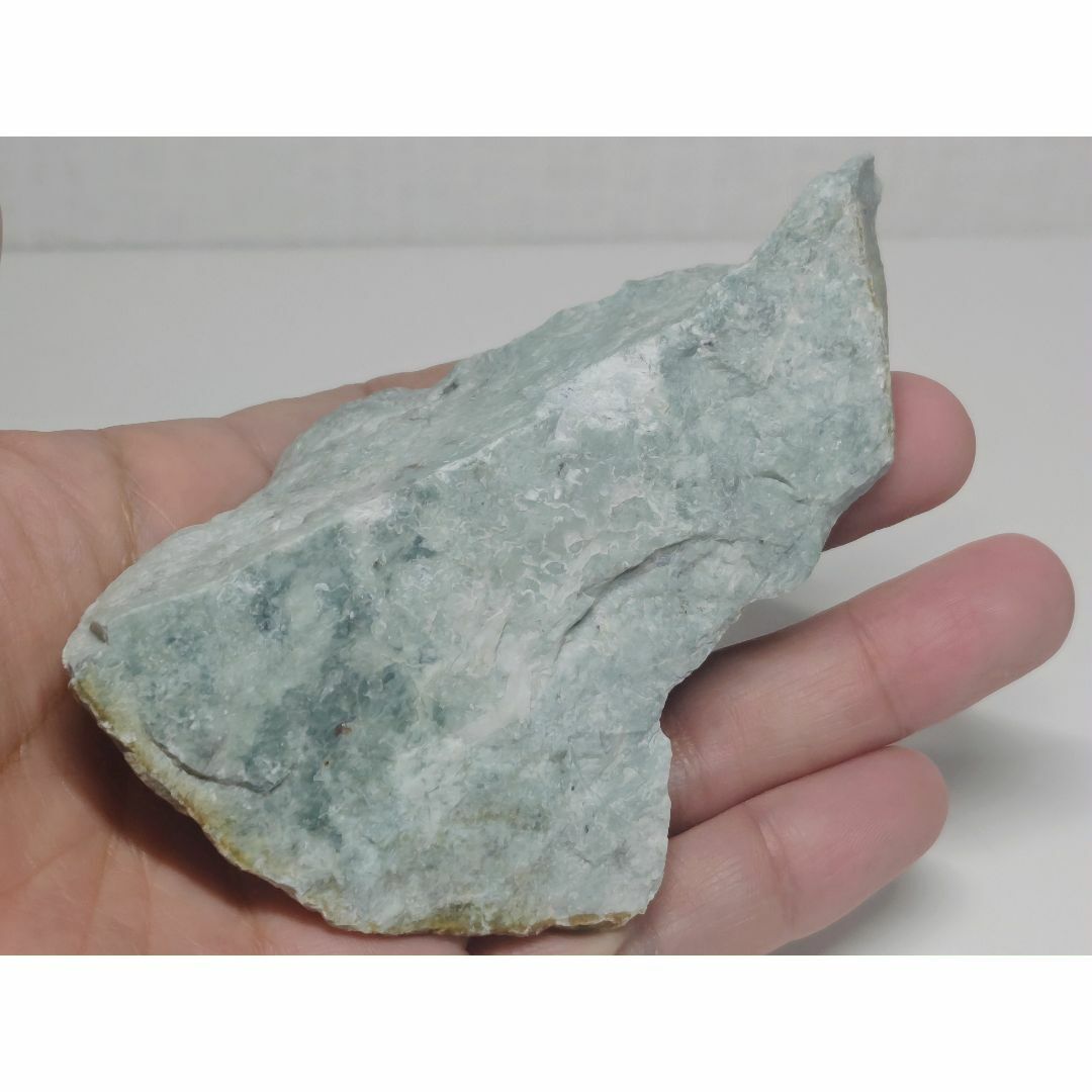 緑灰 255g 翡翠 ヒスイ 翡翠原石 原石 鑑賞石 自然石 誕生石 水石 鉱石