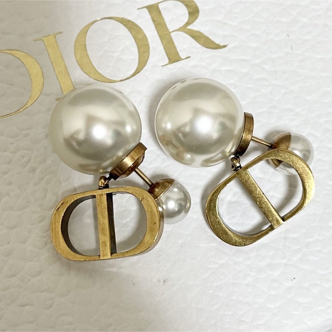 ディオール DIOR トライバル ピアス CDロゴ メタル レジンパール ディオール DIOR トライバル ピアス CDロゴ メタル レジンパール