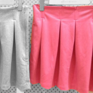 マーキュリーデュオ(MERCURYDUO)のタックフレアスカート pink(ミニスカート)