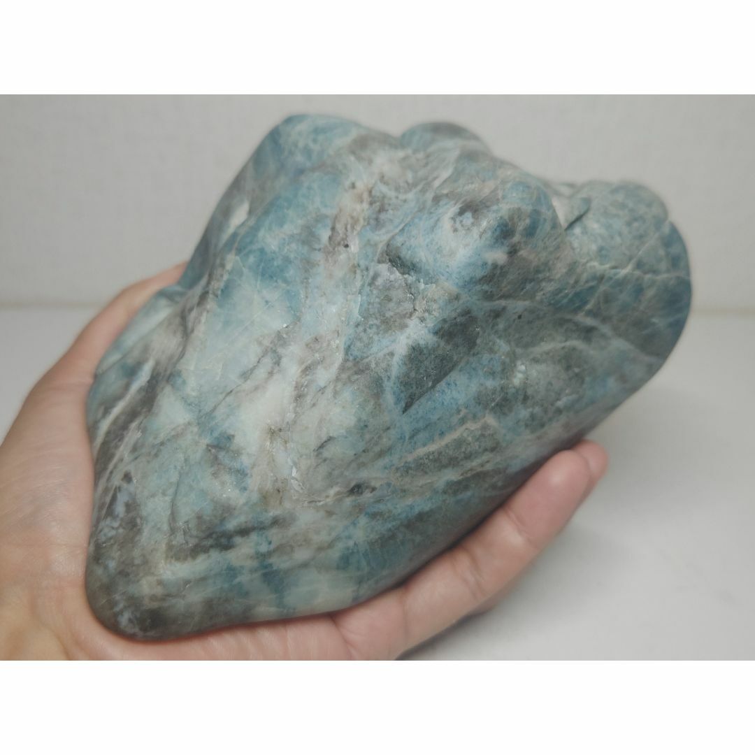 コン沢 2.4kg 翡翠 ヒスイ 翡翠原石 原石 鉱物 鑑賞石 自然石 誕生石