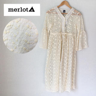メルロー(merlot)のメルロー 花刺繍レースガウン ベージュ(カーディガン)