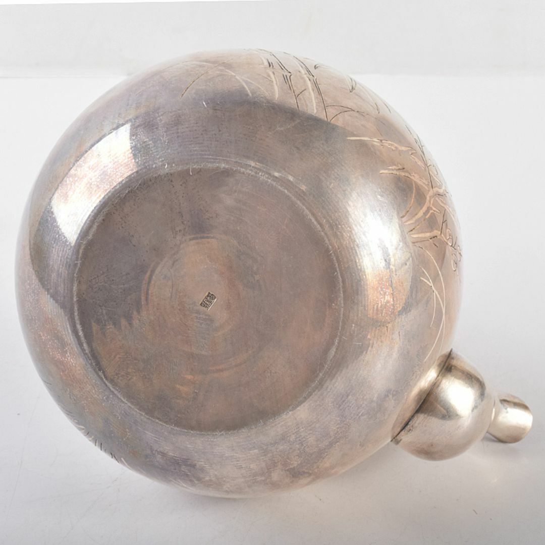 彫金師 竹影堂造 純銀製 四君子彫 銀瓶 湯沸 約564g 共箱 BR7728B 彫金師 竹影堂造 純銀製 四君子彫 銀瓶 湯沸 約564g 共箱 BR7728B