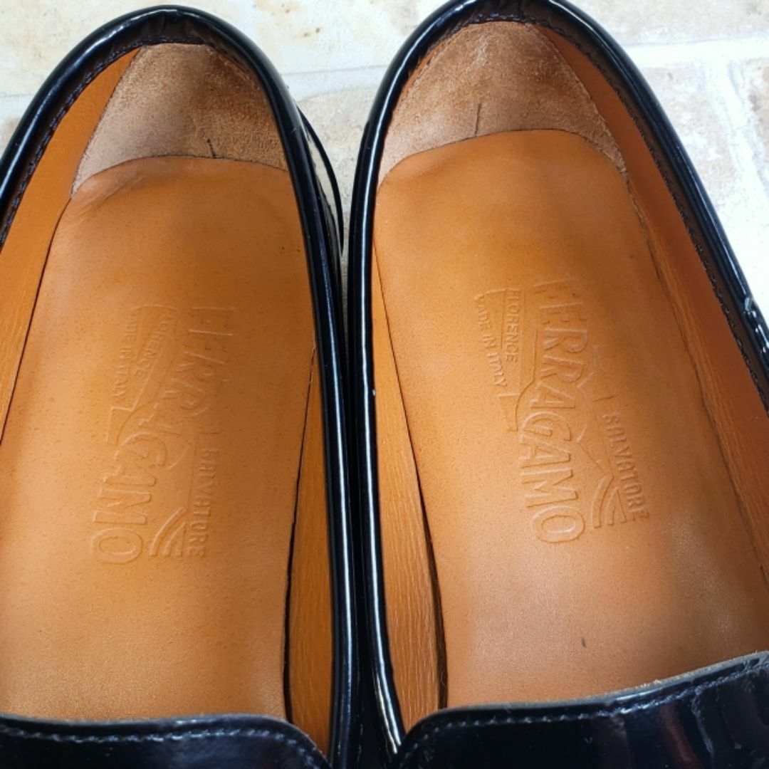 Salvatore Ferragamo - 美品 フェラガモ ☆ エナメルレザー Salvatore Ferragamo - 美品 フェラガモ ☆ エナメルレザー