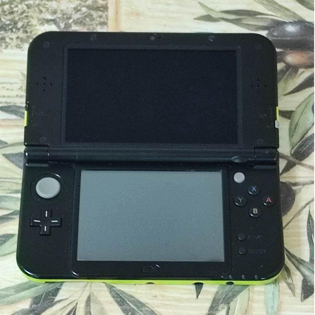☆未使用品☆極美品 Newニンテンドー3DS LL ライム×ブラック 詠み ☆未使用品☆極美品 Newニンテンドー3DS LL ライム×ブラック 詠み