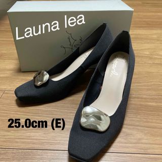 Launa Lea - ラウナレア　25.0cm パンプス　黒　スクエアトゥ メタリック モチーフ