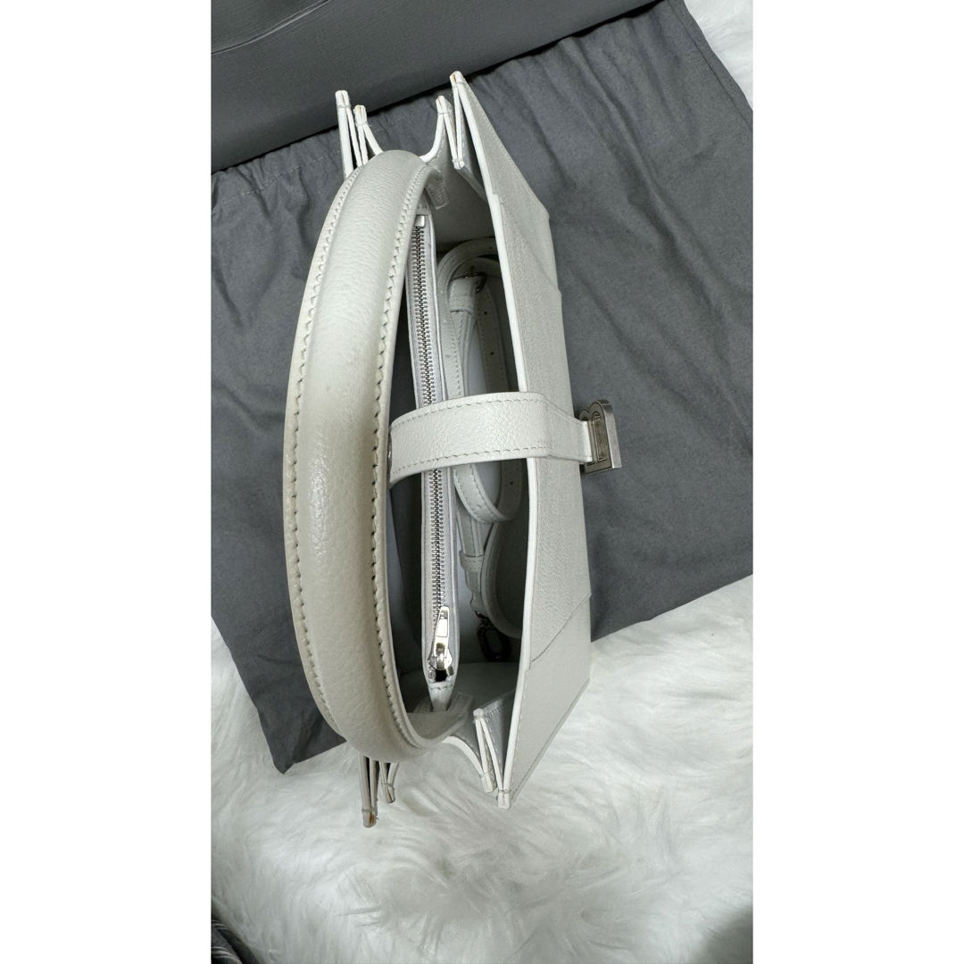 BALENCIAGA アワーグラス East-West 新品♬ BALENCIAGA アワーグラス East-West 新品♬