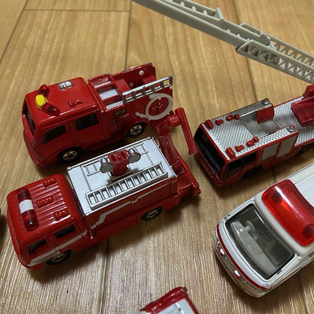 トミカシリーズ - トミカ 緊急車両 14個セット パトカー 白バイ トミカシリーズ - トミカ 緊急車両 14個セット パトカー 白バイ