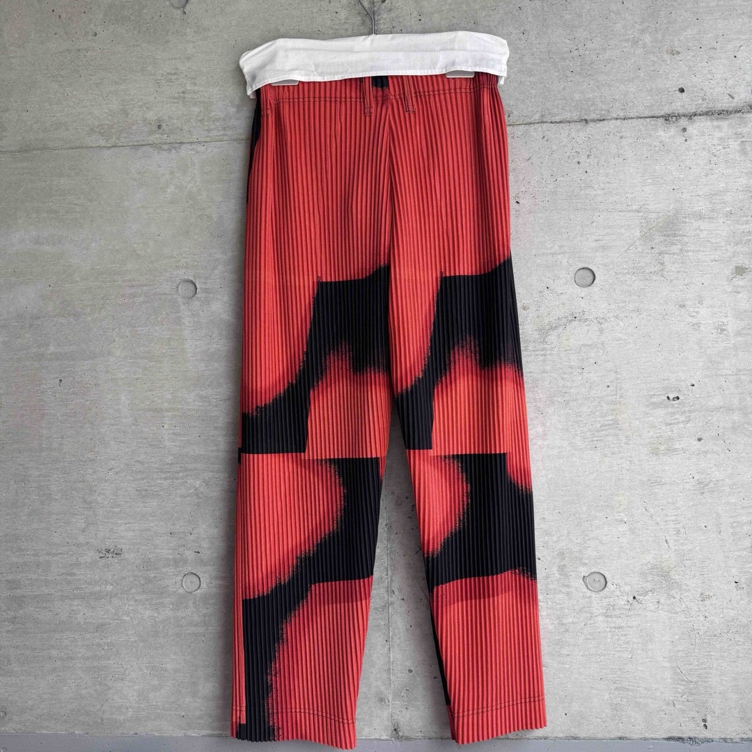 ISSEY MIYAKE - 美品 HOMME PLISSE LANTERN RED 総柄プリーツ ISSEY MIYAKE - 美品 HOMME PLISSE LANTERN RED 総柄プリーツ