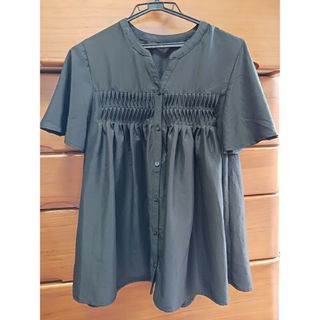 グローブ(grove)のワールド　grove 胸元ギャザーシャツ　未使用保管品(シャツ/ブラウス(半袖/袖なし))