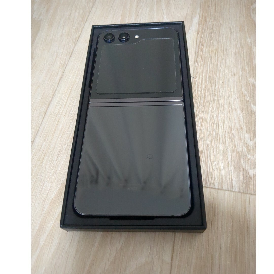 SAMSUNG Galaxy Z Flip5 SCG23 グラファイト SAMSUNG Galaxy Z Flip5 SCG23 グラファイト