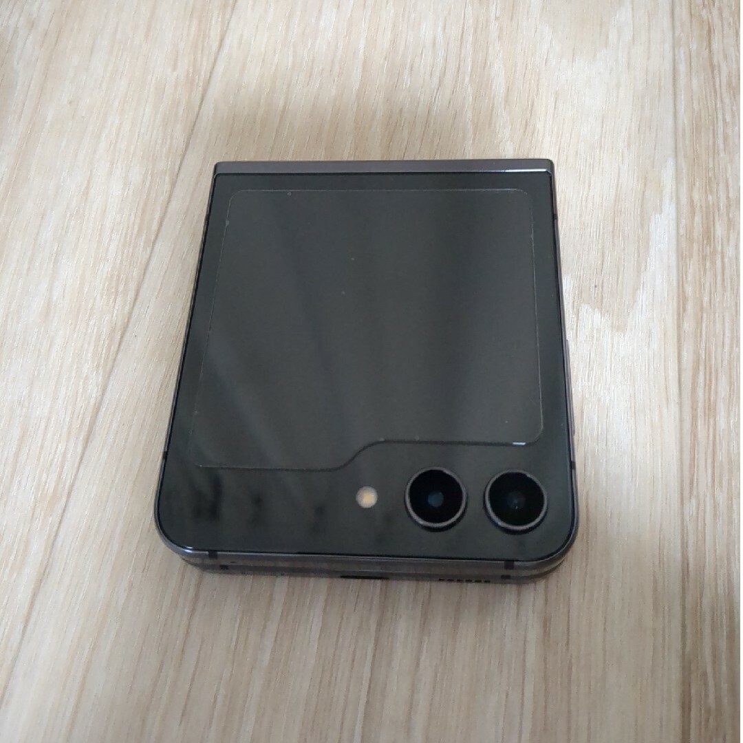 SAMSUNG Galaxy Z Flip5 SCG23 グラファイト SAMSUNG Galaxy Z Flip5 SCG23 グラファイト