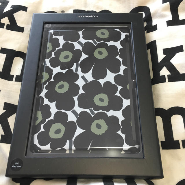 marimekko(マリメッコ)の新品未使用 正規品 マリメッコ iPad mini カバー  スマホ/家電/カメラのスマホアクセサリー(iPadケース)の商品写真