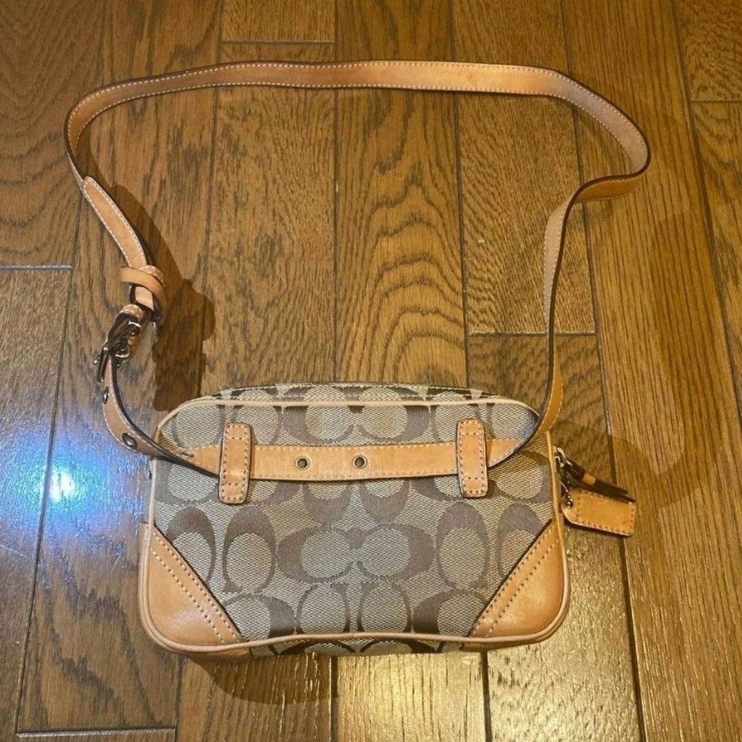 COACH - COACH「コーチウエストポーチシグネチャー柄」の通販 by COACH - COACH「コーチウエストポーチシグネチャー柄」の通販 by