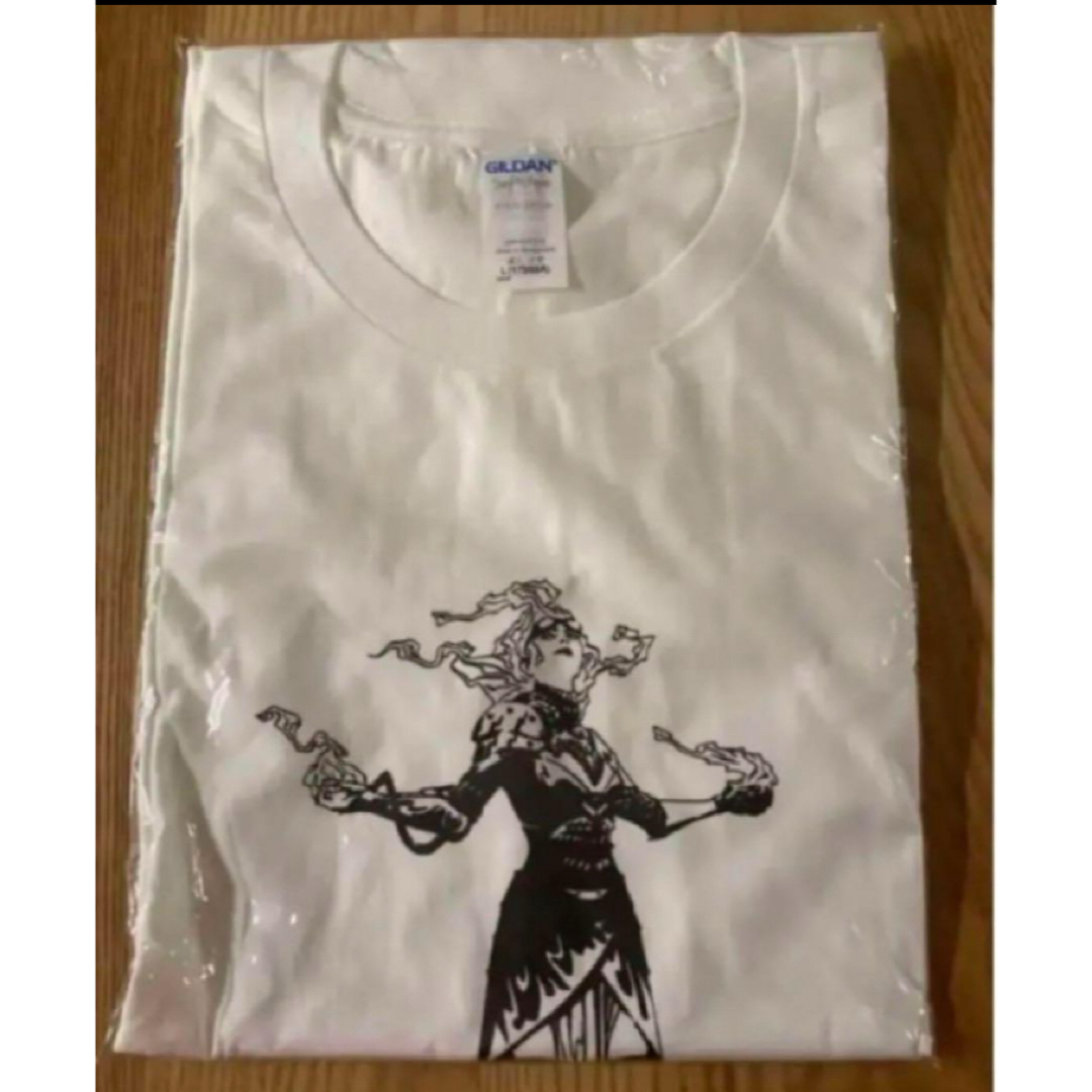 マジック:ザ・ギャザリング(マジックザギャザリング)のMTGマジックザギャザリング メンズクルーネックTシャツ 白 L チャンドラ半袖 メンズのトップス(Tシャツ/カットソー(半袖/袖なし))の商品写真