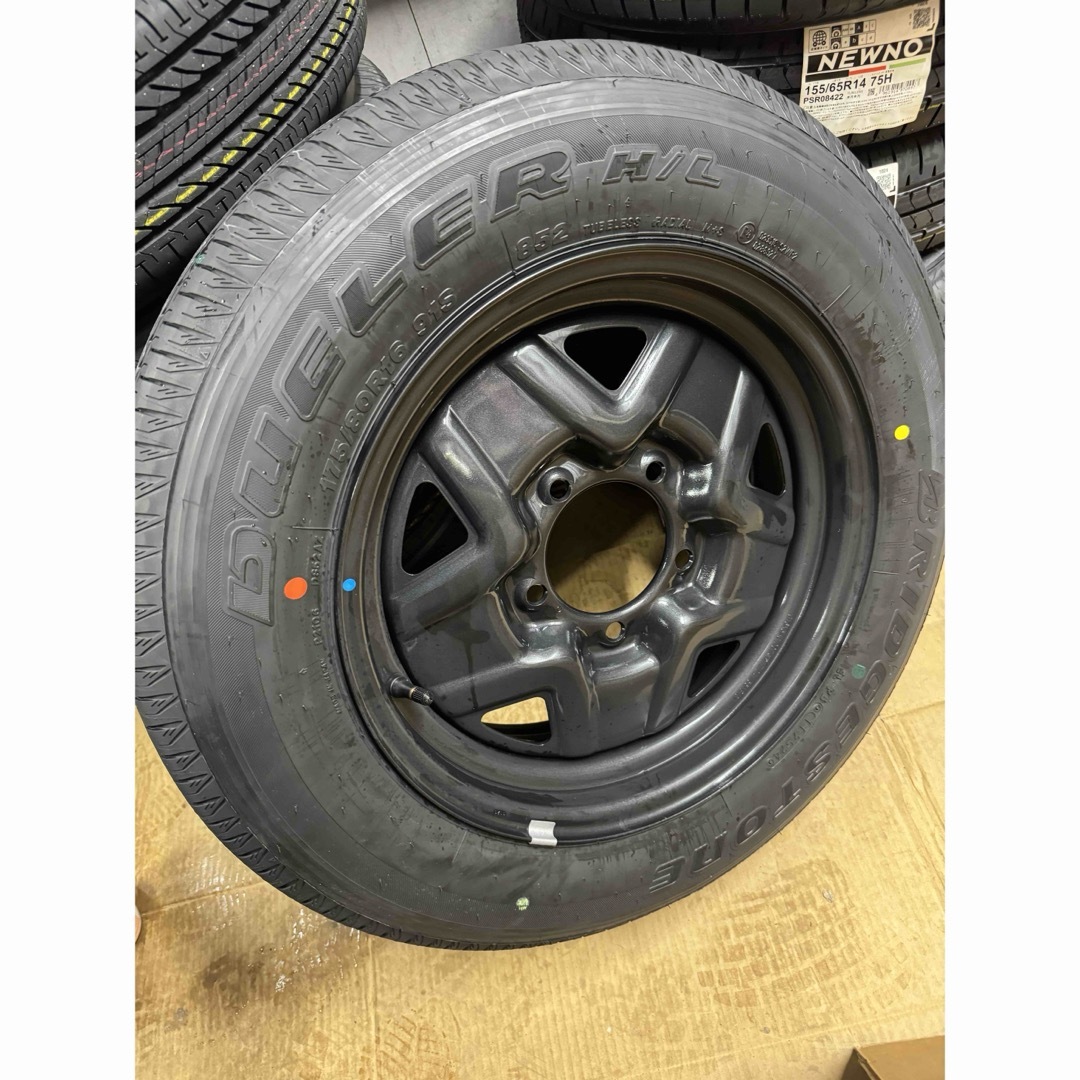 9/10最終値下げ＊ジムニー JB64 新車外しセット 自動車/バイクの自動車(タイヤ・ホイールセット)の商品写真