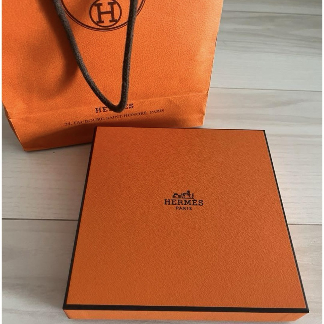 HERMES - 【新品】HERMES エルメス ハンカチ ジャカードH HERMES - 【新品】HERMES エルメス ハンカチ ジャカードH