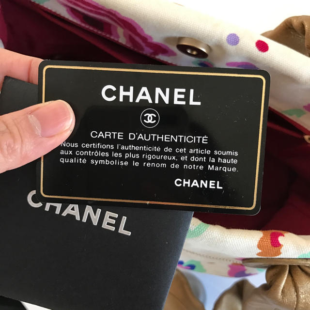 CHANEL(シャネル)のシャネル 花柄トートバッグ レディースのバッグ(トートバッグ)の商品写真