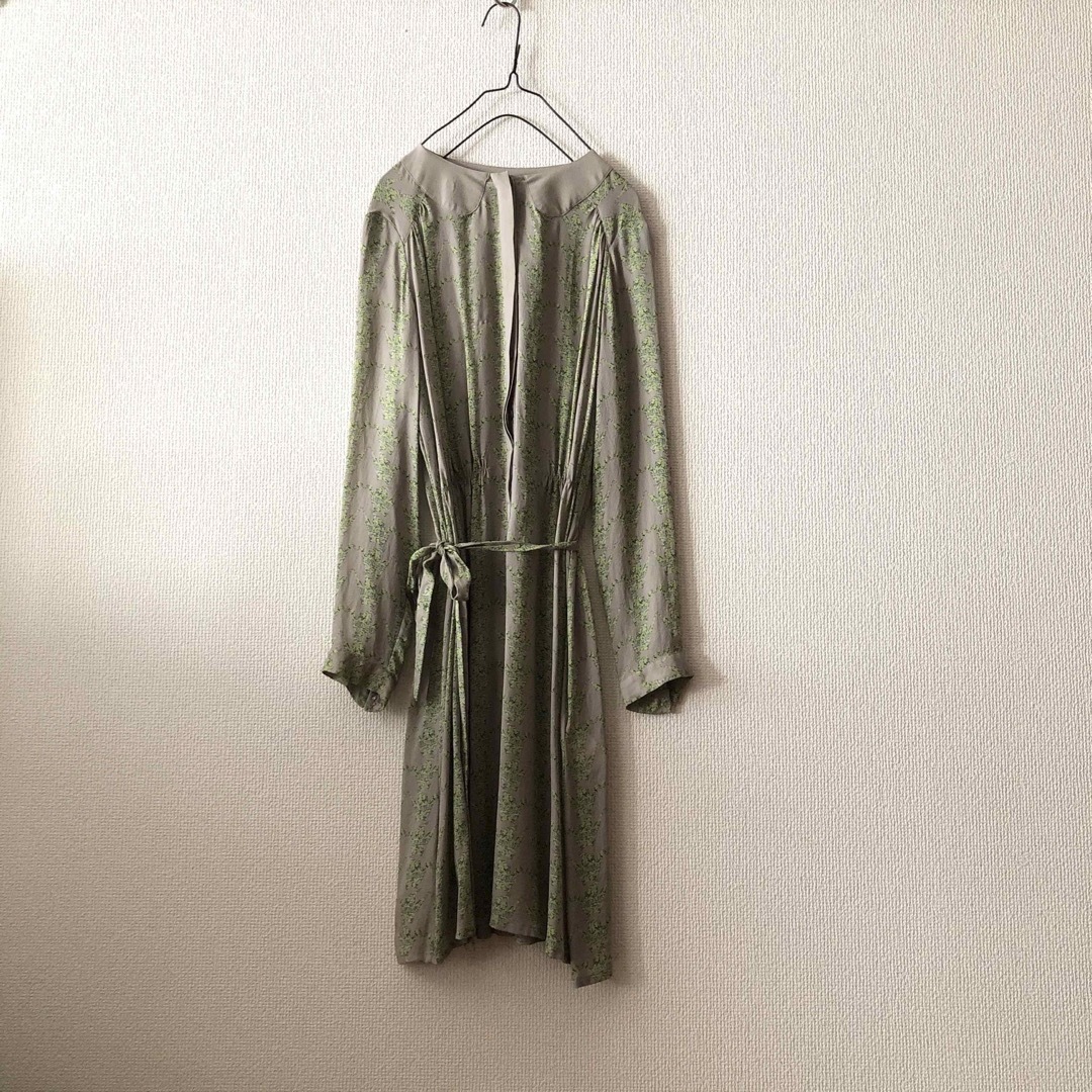 新品】折り鶴柄 シルクワンピース ドレス 新品】折り鶴柄 シルクワンピース ドレス