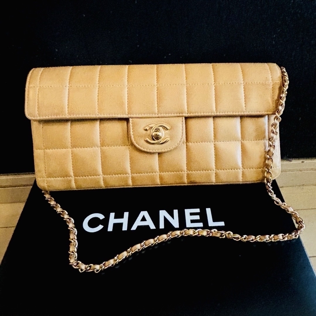 CHANEL シャネル チェーン バッグ チョコバー マトラッセ ベージュ CHANEL シャネル チェーン バッグ チョコバー マトラッセ ベージュ