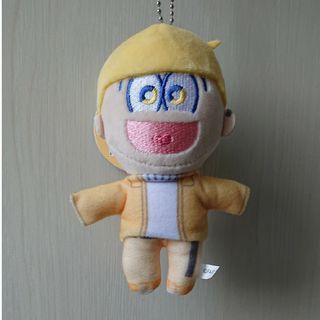 【新品未使用】おそ松さん マスコット ぬいぐるみ キーホルダー イエロー 十四松(キャラクターグッズ)