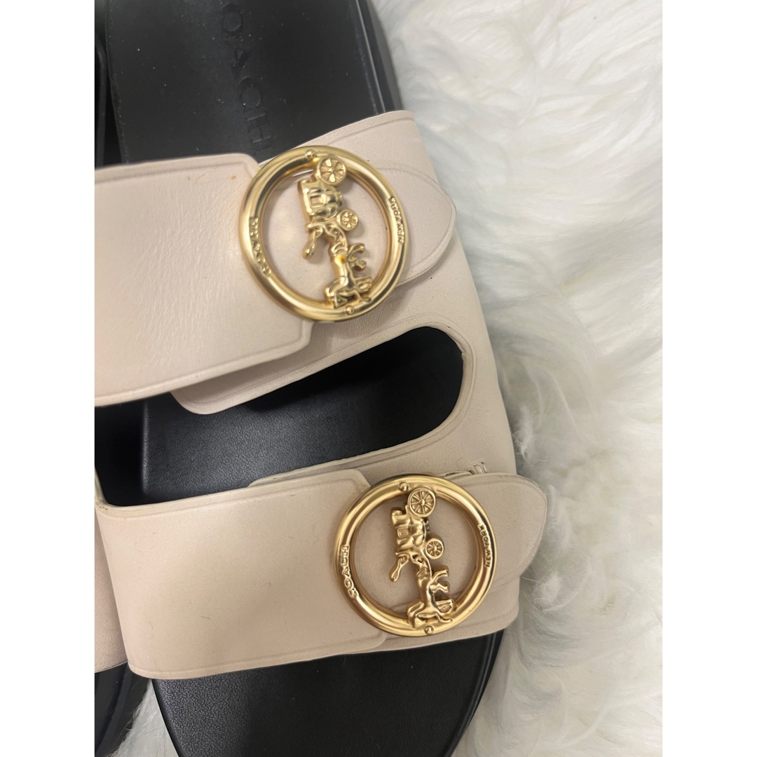 COACH - COACH コーチ スライドサンダル 馬車 ゴールド 金具 COACH - COACH コーチ スライドサンダル 馬車 ゴールド 金具