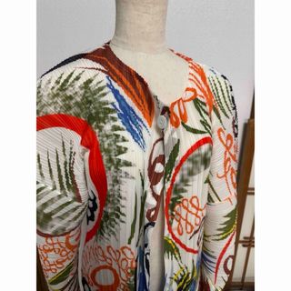 PLEATS PLEASE ISSEY MIYAKE(カーディガン)のフリマアイテム一覧 PLEATS PLEASE ISSEY MIYAKE(カーディガン)のフリマアイテム一覧