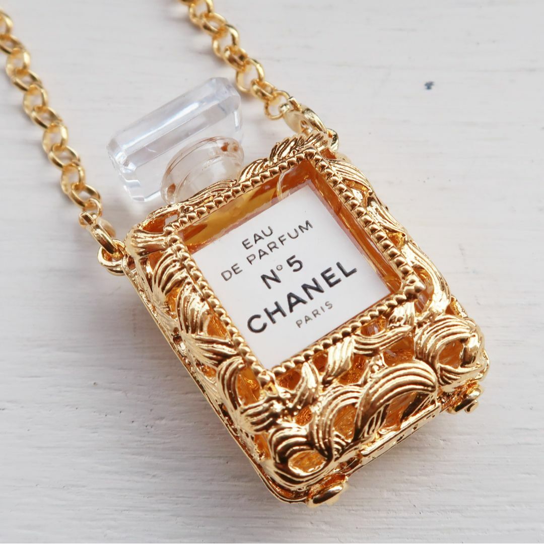 CHANEL - 未使用 本物 シャネル CHANEL No.5 香水瓶 ミニボトル CHANEL - 未使用 本物 シャネル CHANEL No.5 香水瓶 ミニボトル