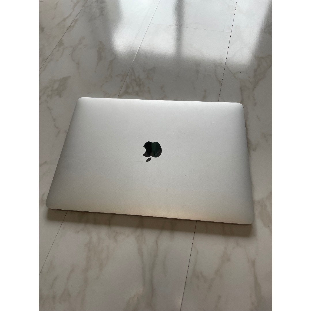 Apple - MacBook Air 13.3 インチ (2018)