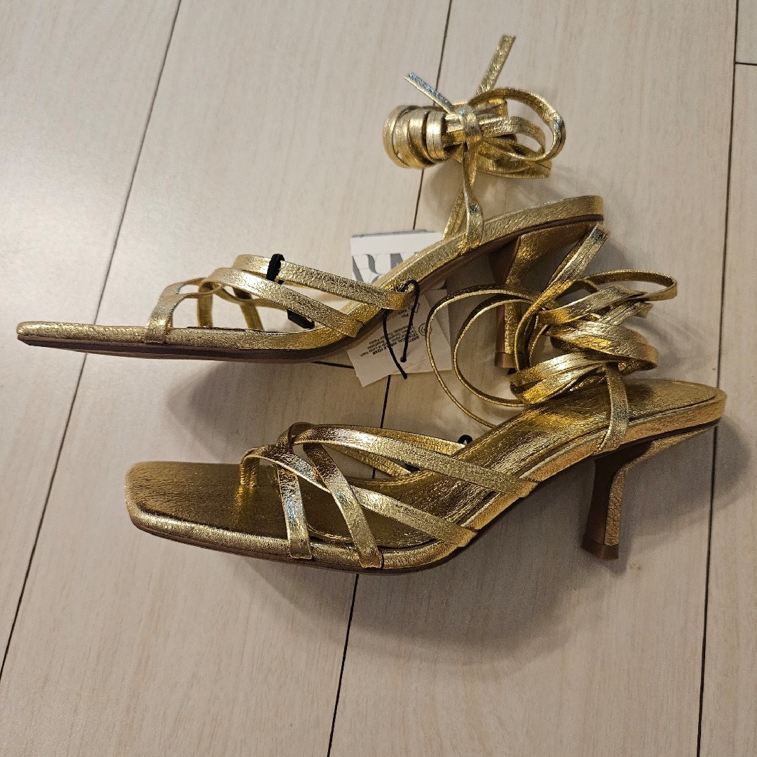 ZARA - 【新品】 ZARA ローヒールミュール サンダル 編み上げ 37 ZARA - 【新品】 ZARA ローヒールミュール サンダル 編み上げ 37