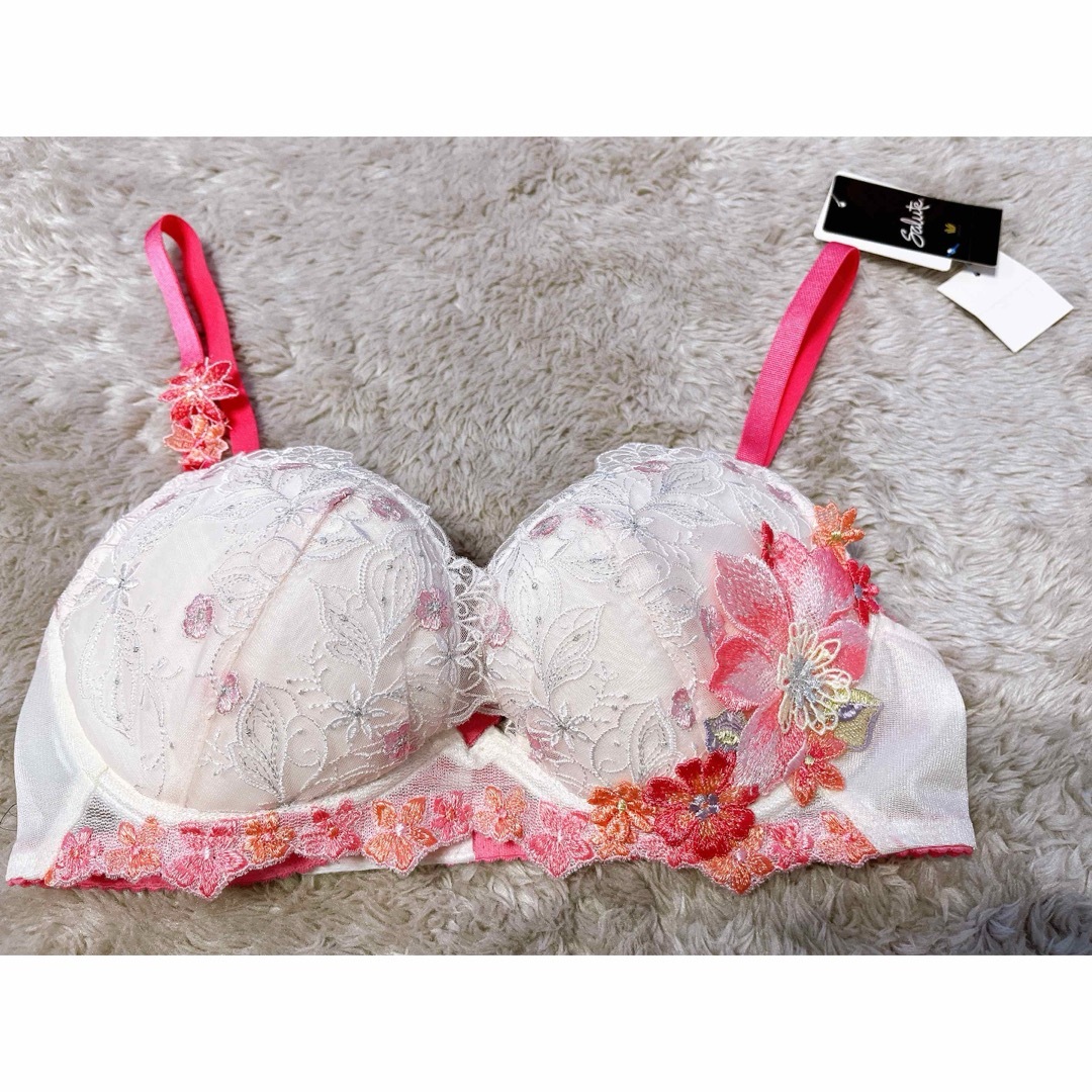 Wacoal - 新品 未使用 タグ付き ワコール ブラジャー サルート Wacoal - 新品 未使用 タグ付き ワコール ブラジャー サルート